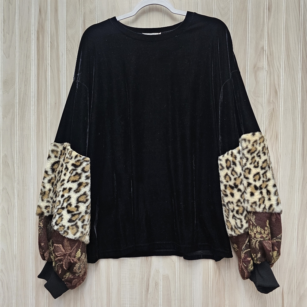 NWT* Zara Trafaluc Sweatshirt* Women's L* Black Velour Faux Fur Brocade Sleeves